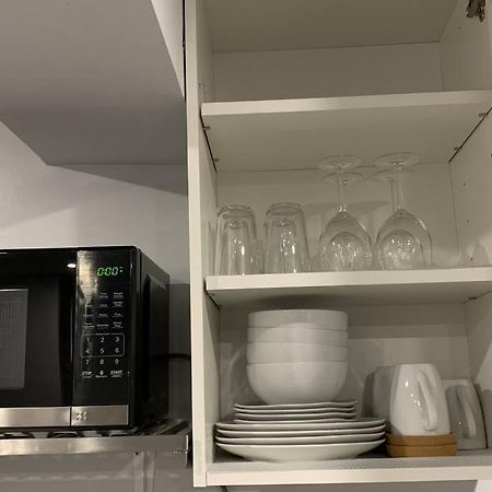 *Cozy, Newly Renovated, Fully Equipped* Apartment Hamilton Bagian luar foto